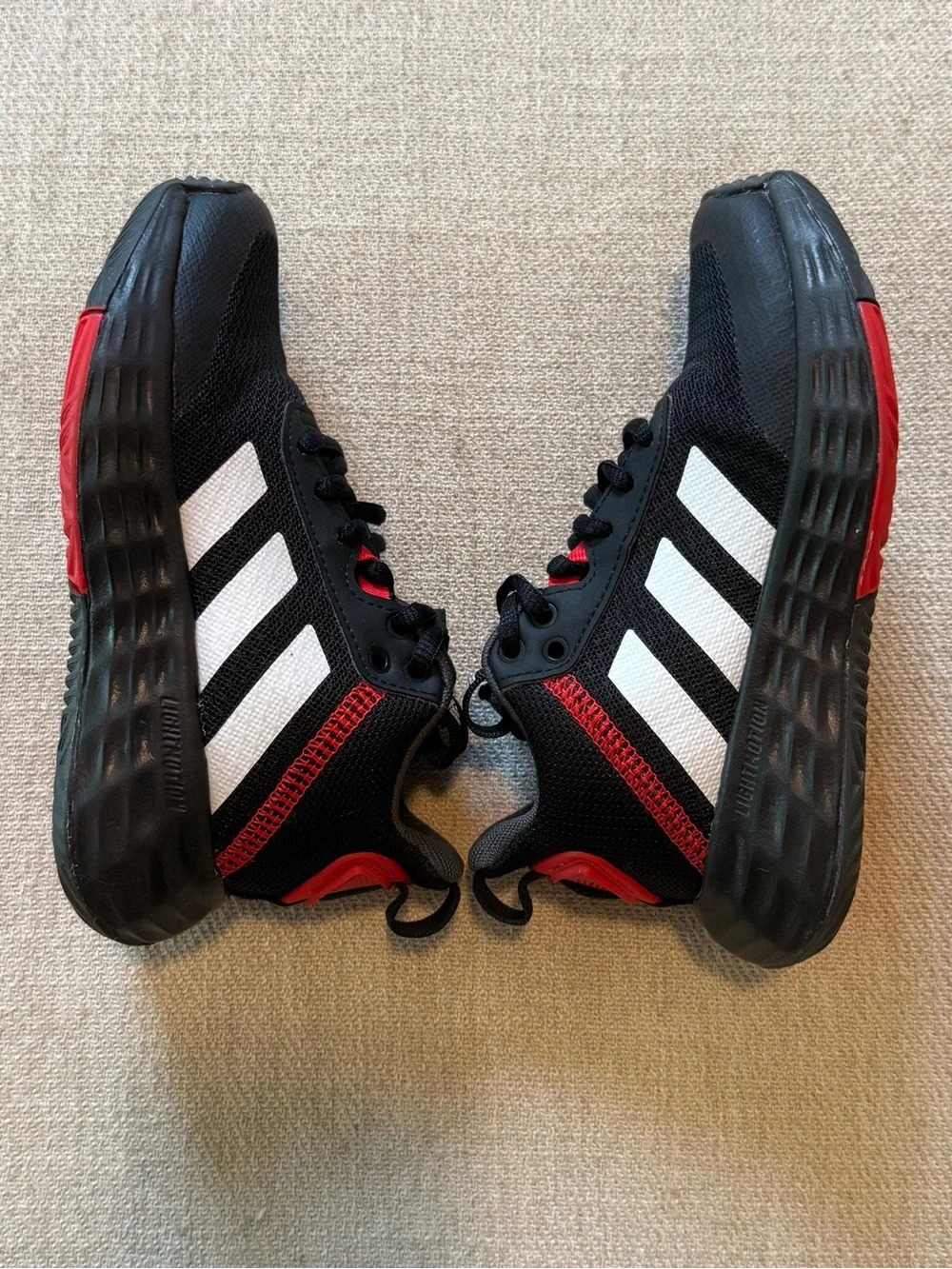 adidas Own the Game 2.0 Boys Sneakers  Size 11 Kids | Basketball Shoes